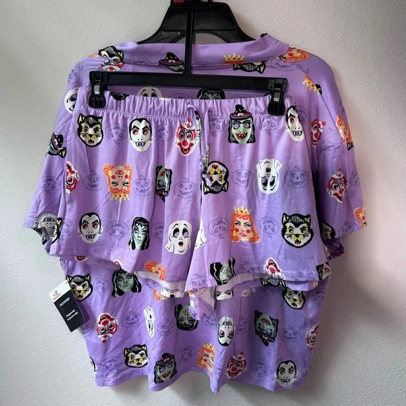 TikTok Viral Halloween Pajama Two-Piece Short Set - size M - Picture 5 of 9